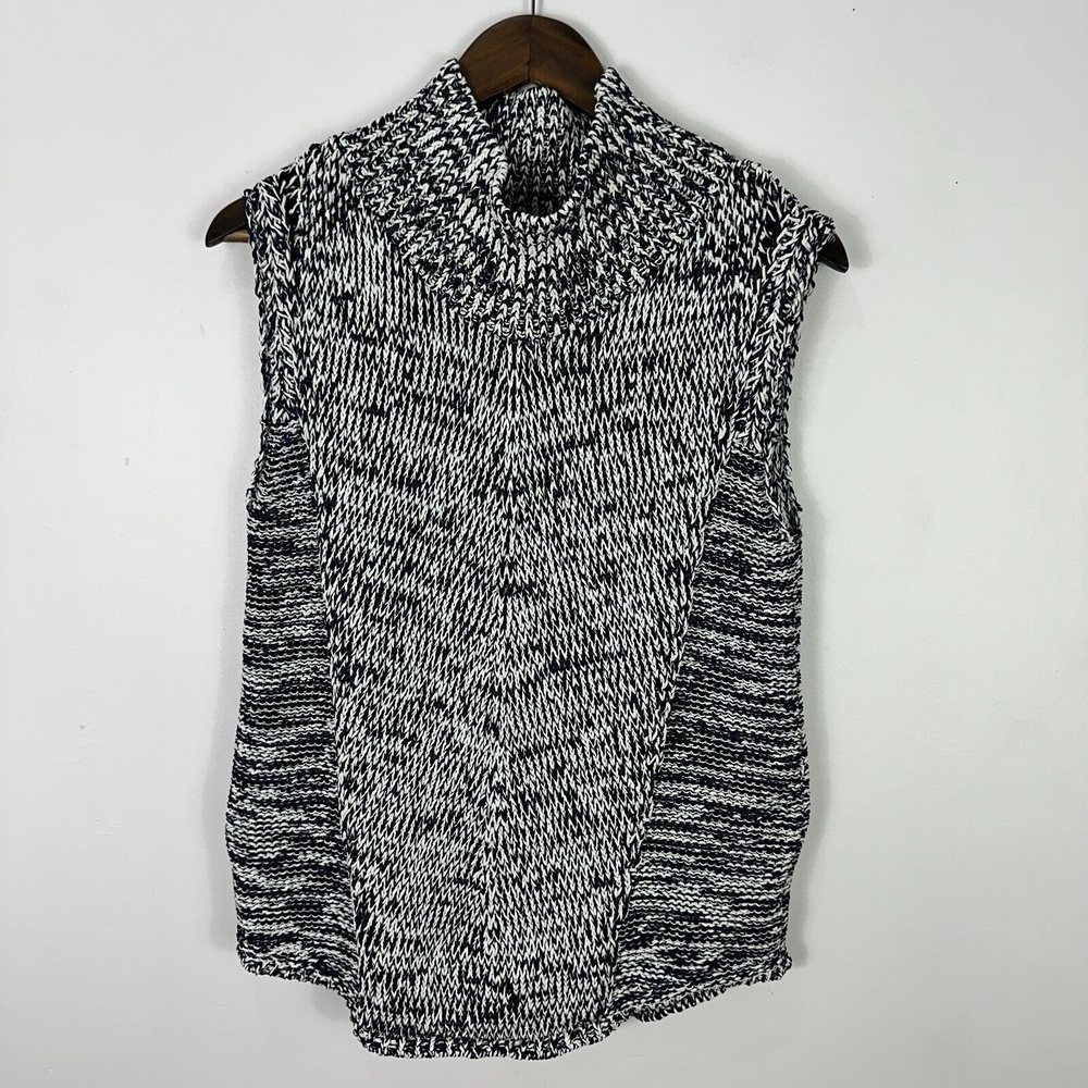 White House Black Market Knit Sweater Vest Medium Quiet Luxury Layering NWT